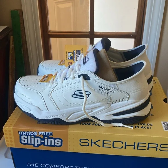 Skechers men’s slip in athletic shoes size 9 4E new without tags or tags - Picture 2 of 7